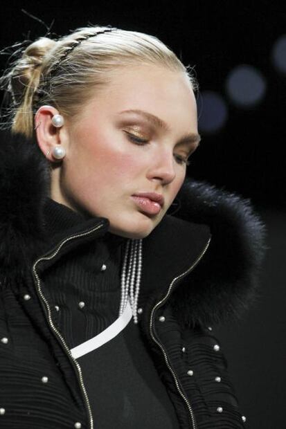 El regreso de los accesorios noventeros para tu cabello