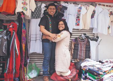 “A veces siento que ya no puedo, pero oigo a mis hijos y me levanto”; Paty perdió sus dedos y piernas, ello no le impide bordar