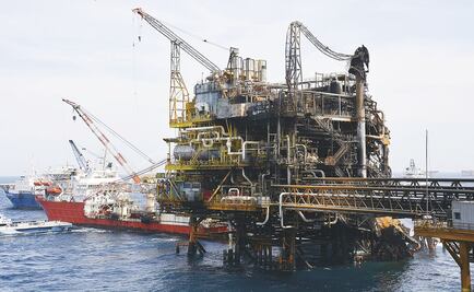 Firman contratos de dos bloques de licitación petrolera