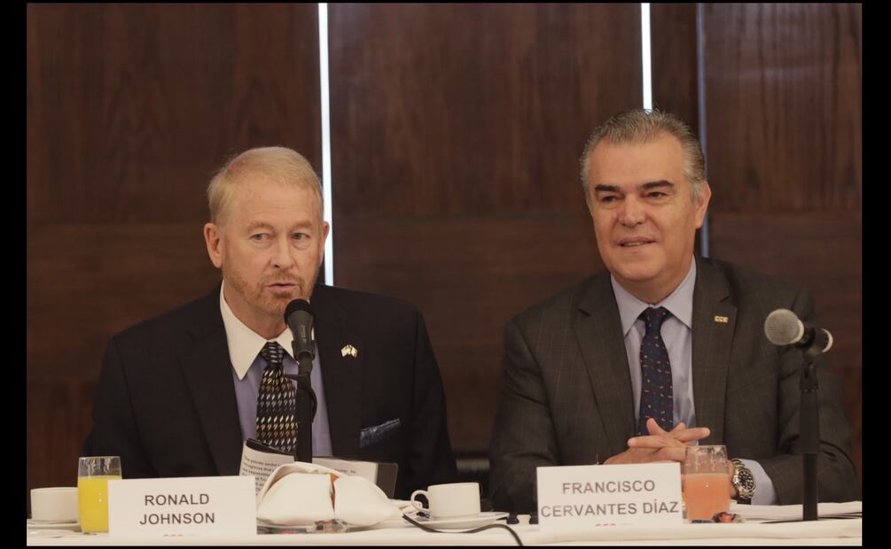 Ronald D. Johnson y Francisco Cervantes Díaz, presidente de Consejo Coordinador Empresarial. (08/08/2025). Foto: CCE