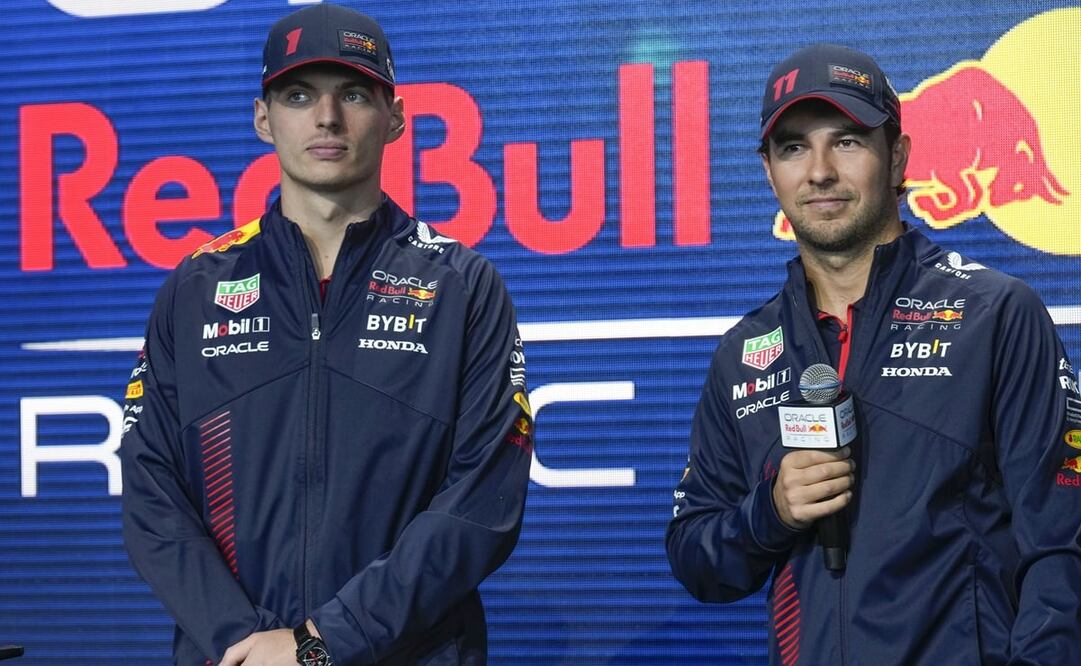 Max Verstappen y Sergio Pérez en la presentación del RB19 / Foto: AP