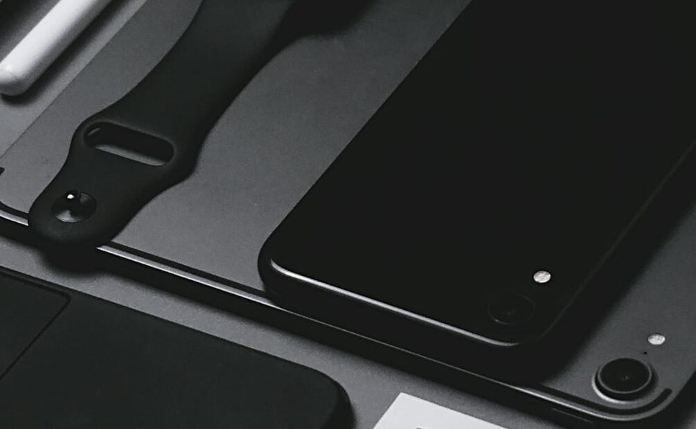 La CIU indica que en México se gastan $7,714 mensuales en tecnología. Foto: Unsplash