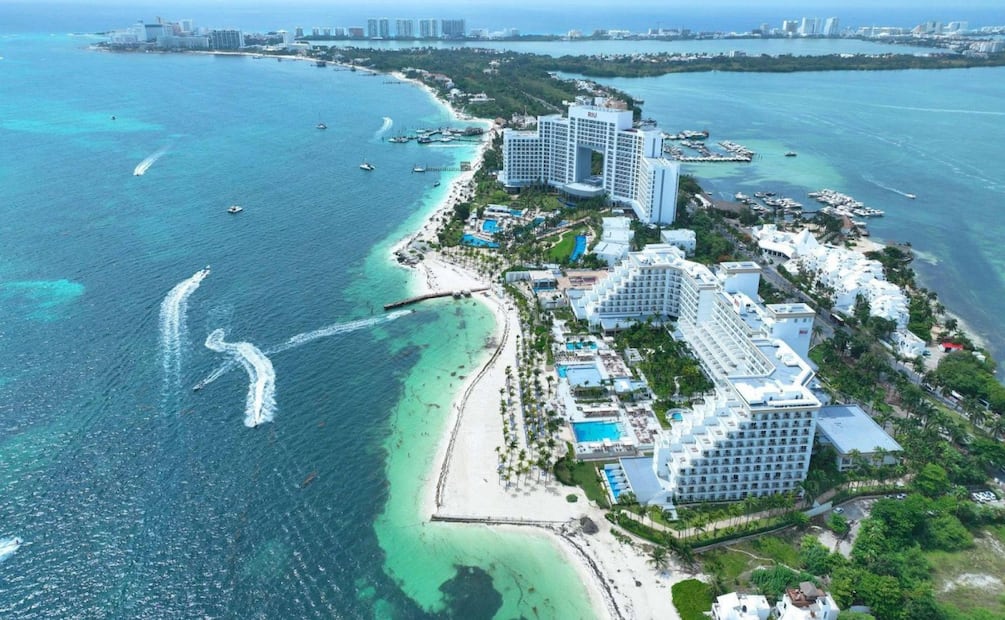 Cancún combate el sargazo con estrategia; destaca frente a otros destinos del Caribe. Foto: Especial