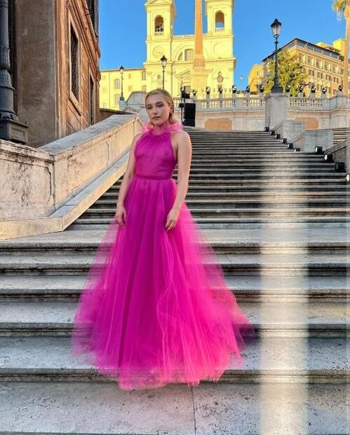 Florence Pugh encendió las redes con un vestido transparente Valentino