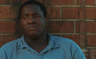 Quinton Aaron, protagonista de la cinta "Un sueño posible", es hospitalizado de emergencia; lo reportan estable