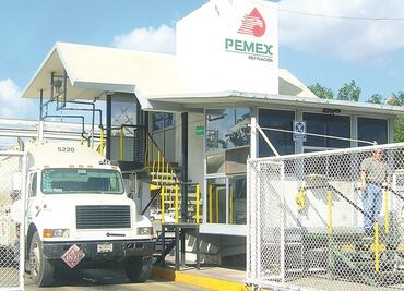 Suben robos a autotanques con gasolina de Pemex