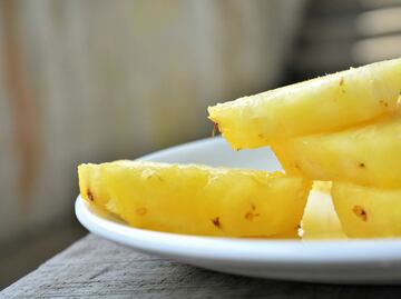 Quiénes no pueden comer piña y por qué
