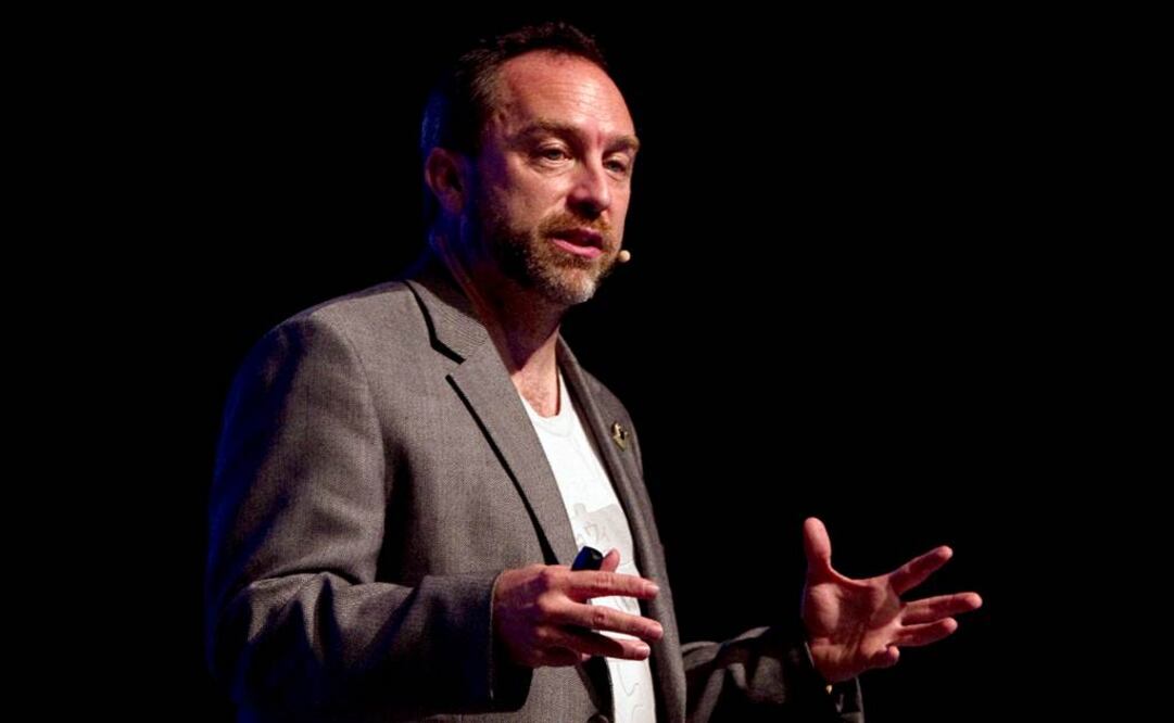 "Wikipedia no tiene la verdad, sólo es un puente para llegar a otros conocimientos", dijo Wales en la Biblioteca Vasconcelos. (FOTO: Archivo EL UNIVERSAL)
