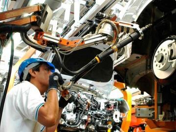 Aranceles en sector automotriz provocarán aumento de precios y menores ventas; afectarán de manera diferente a cada empresa: Fitch