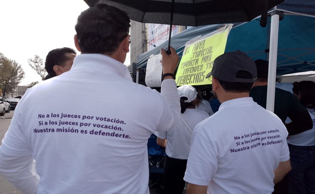 Jueces y trabajadores del Poder Judicial Federal del Edomex cumplen 24 horas de paro activo. Foto: Rebeca Jiménez