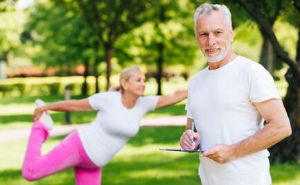 El ejercicio que estabas buscando; ayuda a tener flexibilidad y fuerza en la espalda