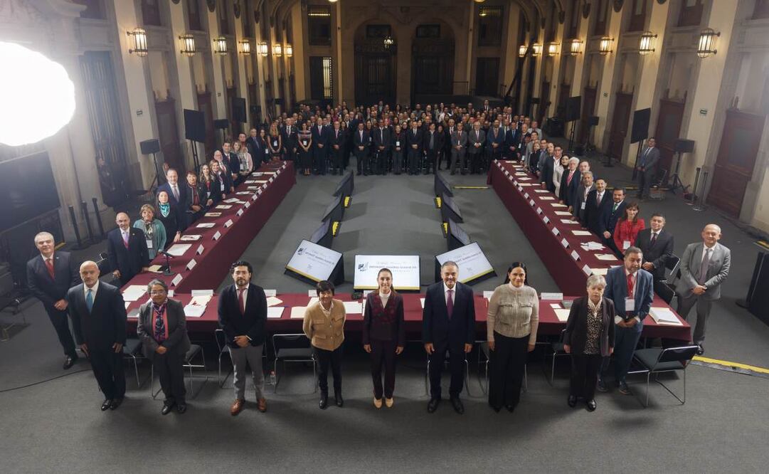 La presidenta Claudia Sheinbaum encabezó la 139 Asamblea General Infonavit en Palacio Nacional este lunes 8 de diciembre de 2025. Foto: Presidencia