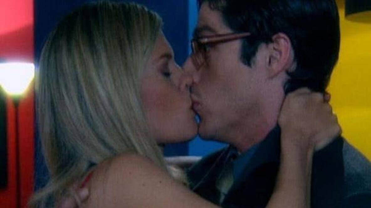 Nicolás Mora y Patricia Fernández | Fuente: Twitter @showmundialshow