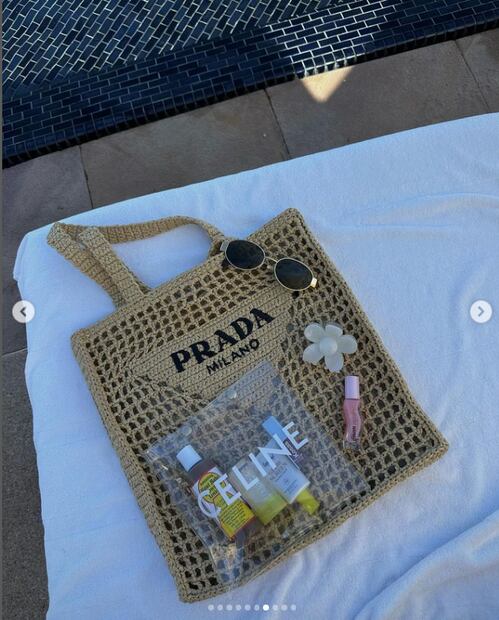 Tote Bag de croché Prada. Foto: Instagram @oficialmariachacon