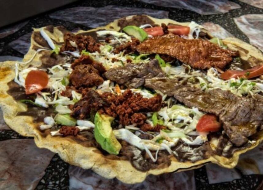 ¿Tlayudas o doraditas? los antojitos que se vendieron en la inauguración del AIFA