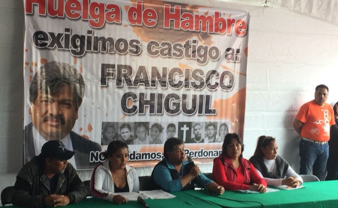 La protesta se realiza en las inmediaciones del New’s Divine, ubicado en avenida Eduardo Molina y calle 312, en la colonia Nueva Atzacoalco (Foto: Andrea Ahedo / EL UNIVERSAL)