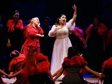 Enmudeció el palenque… ¡y resonó la Ópera!