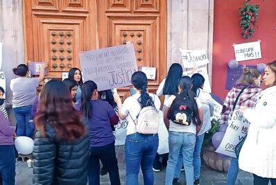 Exigen justicia para Blanca Azucena y su bebé