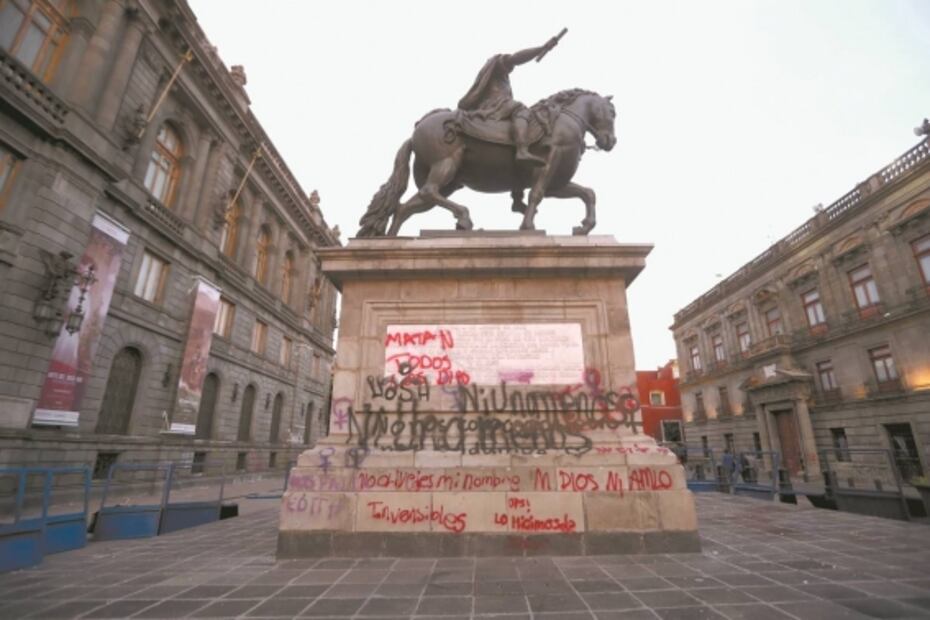 Indignación: los momentos de la marcha de mujeres del 8M