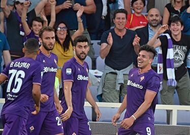 Napoli cae ante Fiorentina y se aleja del título