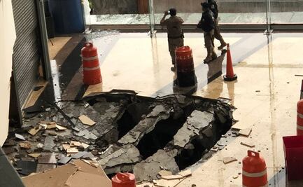 Piso de plaza comercial La Cúspide, en Lomas Verdes, queda destruido tras caída de rayo 