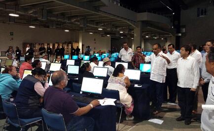 Felicita Astudillo a asistentes a evaluación docente