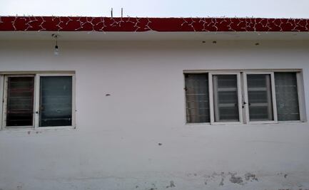 Grupo armado balea casa de exalcalde y quema autobús en Coalcomán, Michoacán