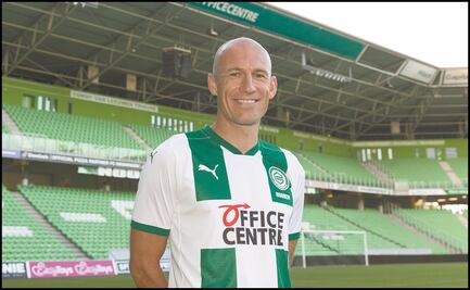 Arjen Robben debutó como director técnico