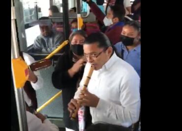 Video. Con aplausos y música, habitantes de Iztapalapa estrenan Trolebús Elevado
