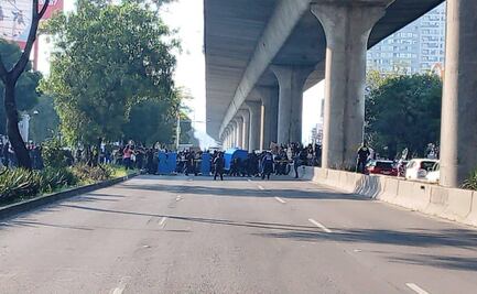 Estudiantes de la Universidad Pedagógica Nacional bloquean Periférico Sur; protestan contra rectora de la institución