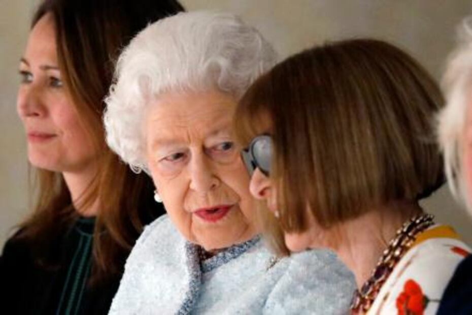 Esta es la regla que Anna Wintour rompió al estar con la Reina Isabel II