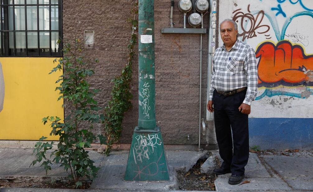 La fuerza de reacción Blindar BJ llegaron a detener a Alfredo Carrillo, de 67 años, por ser un “asesino de banquetas”. Foto: Diego Simón / EL UNIVERSAL