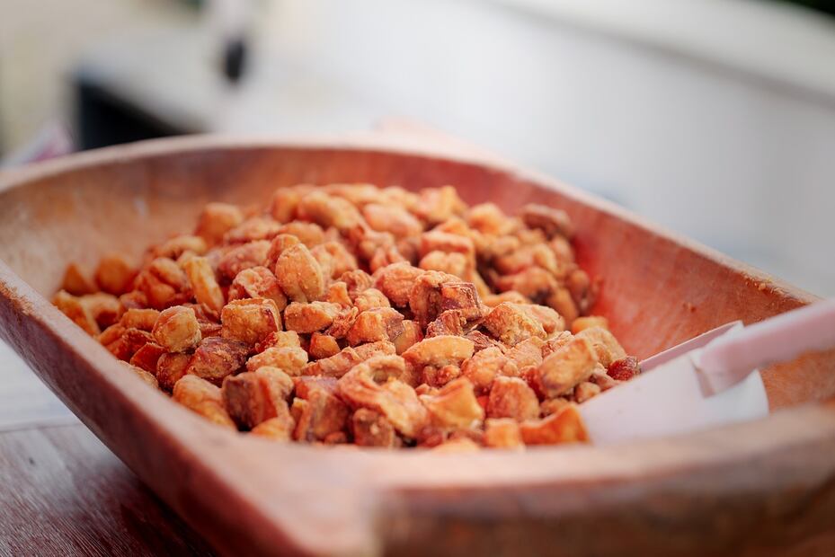 Preparado con grasa de cerdo, el asiento de las tlayudas da un sabor único. Foto: Freepik