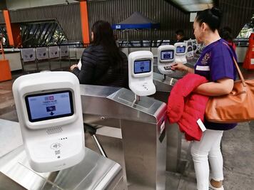 Es más práctico con tarjeta, dicen usuarios