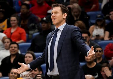 Luke Walton deja de ser coach de los Lakers