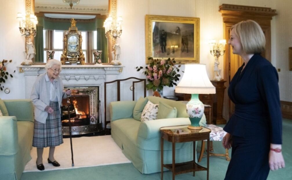 Liz Truss asume como primera ministra británica tras aceptación de la Reina Isabel II
