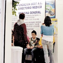 Farmacias dan más consultas que IMSS