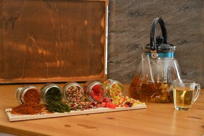 5 infusiones para dejar de retener líquidos