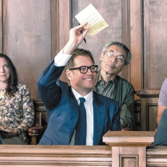 El Dr Bull utiliza su maestría en temas emocionales para resolver casos, pero ahora deberá enfrentar dilemas morales. A&E