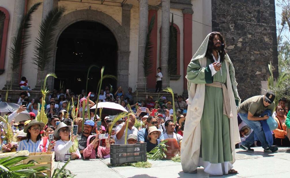 Fe y tradición se unen en Iztapalapa; miles participan en el Domingo de Ramos. Foto: Darío Luna/ EL UNIVERSAL