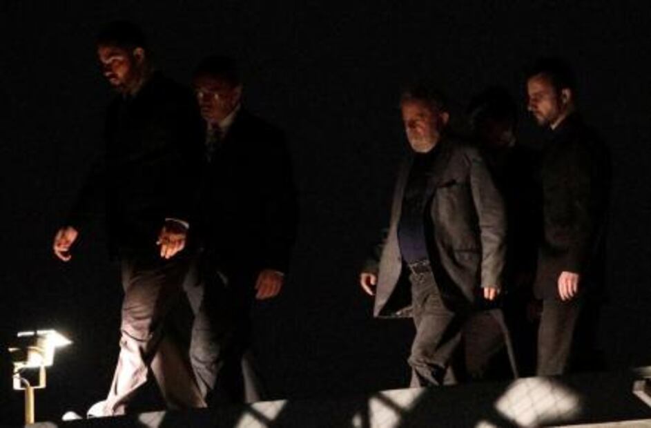 Lula da Silva es ingresado a prisión en la ciudad de Curitiba
