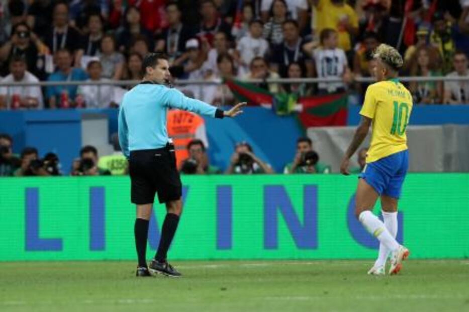 Brasil arremete contra árbitro mexicano, César Ramos
