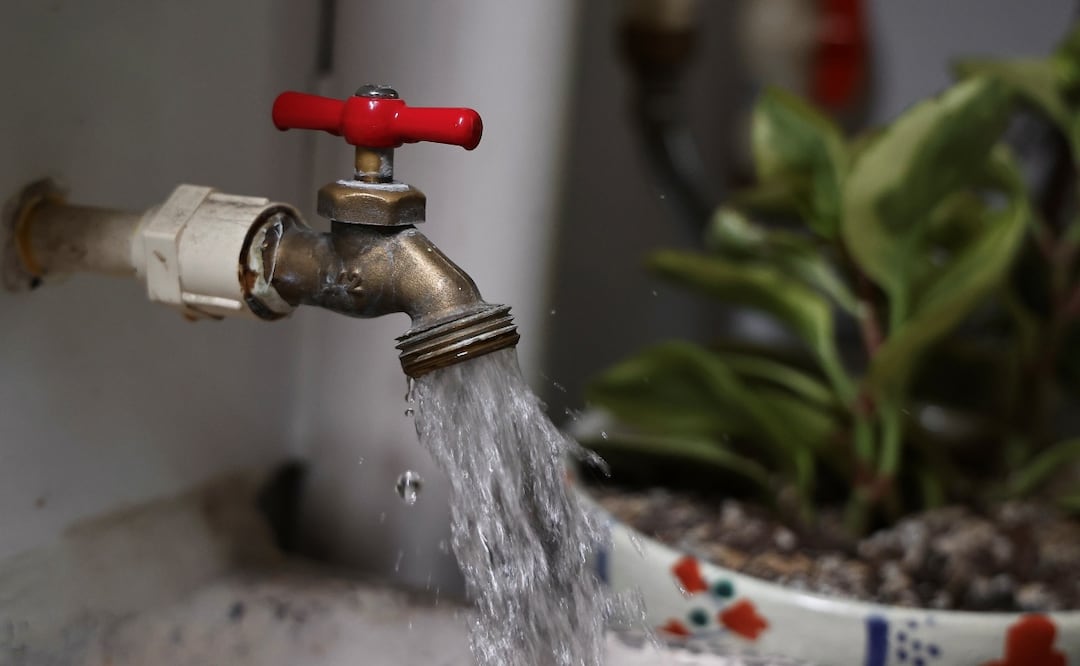 Uso de agua corriente en la CDMX. Foto: Berenice Fregoso El universal