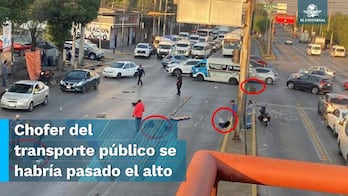  Fuerte choque entre combi y tráiler en la avenida López Portillo deja a pasajeros regados y graves
