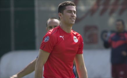 La historia de por qué Santiago Ormeño fue bateado de Chivas