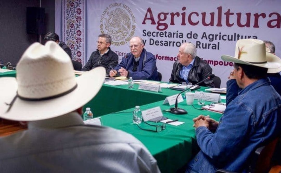 Productores y transportistas alcanzan acuerdos con el gobierno en seguridad y sector agroalimentario; suspenden los bloqueos. Foto Especial