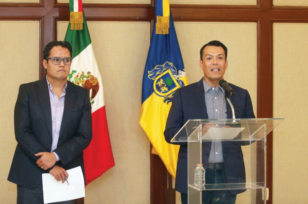 El secretario de Gobierno, Roberto López, y el vocero Gonzalo Sánchez, informaron que el mandatario se encuentra estable (ESPECIAL)