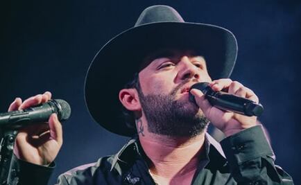 Luis R. Conriquez, agüitado, advirtió que ya no cantaría corridos; "hasta que corrieron los corridos", dijo 