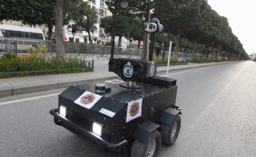 Robots, los nuevos enfermeros que tratan a pacientes con Covid-19