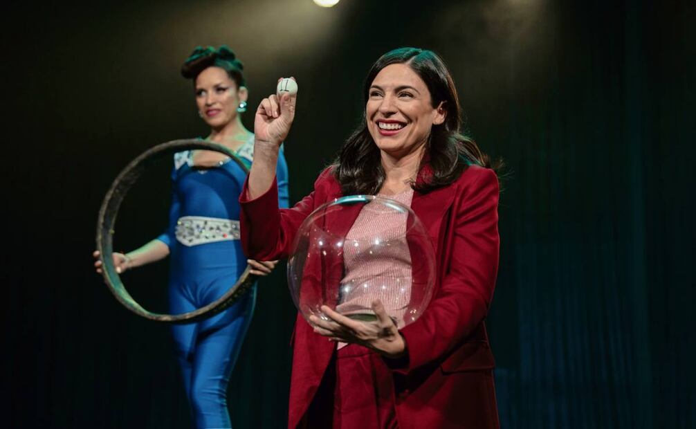 Unos empleados del gran sorteo buscarán hacerse con el premio. Foto: Netflix